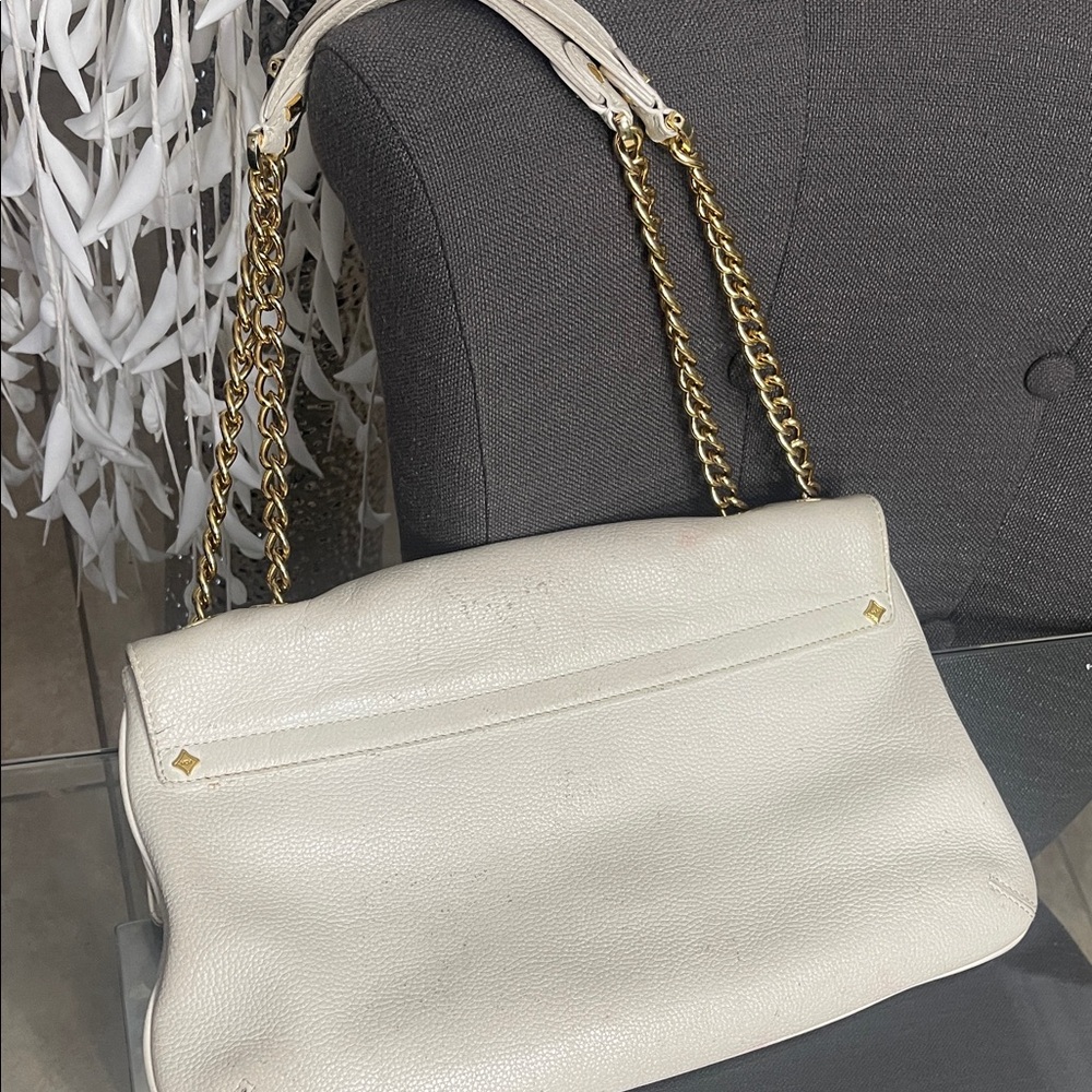MCM Cream Leather Shoulder Bag with Gold Chain - Picture 3 of 7